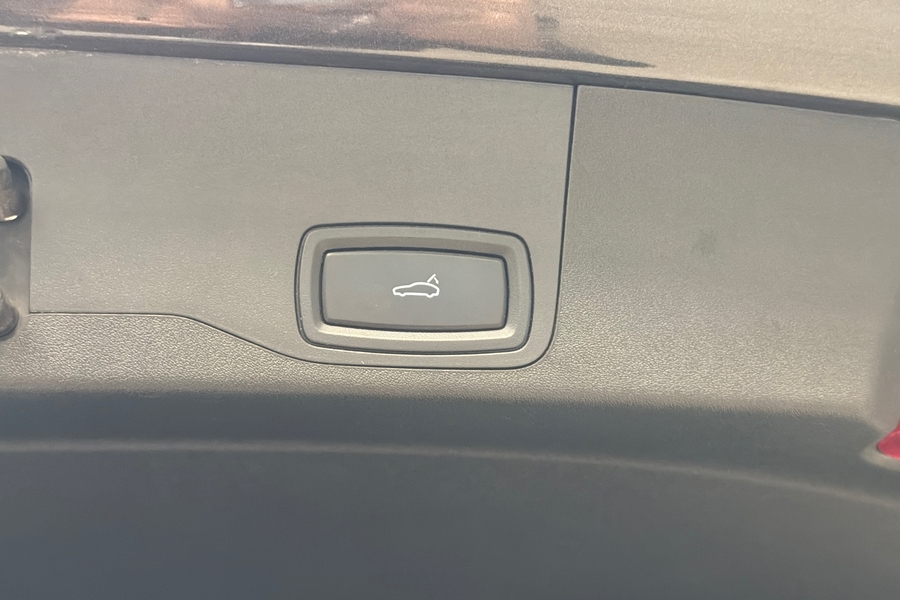 Porsche Taycan vaihtoauto