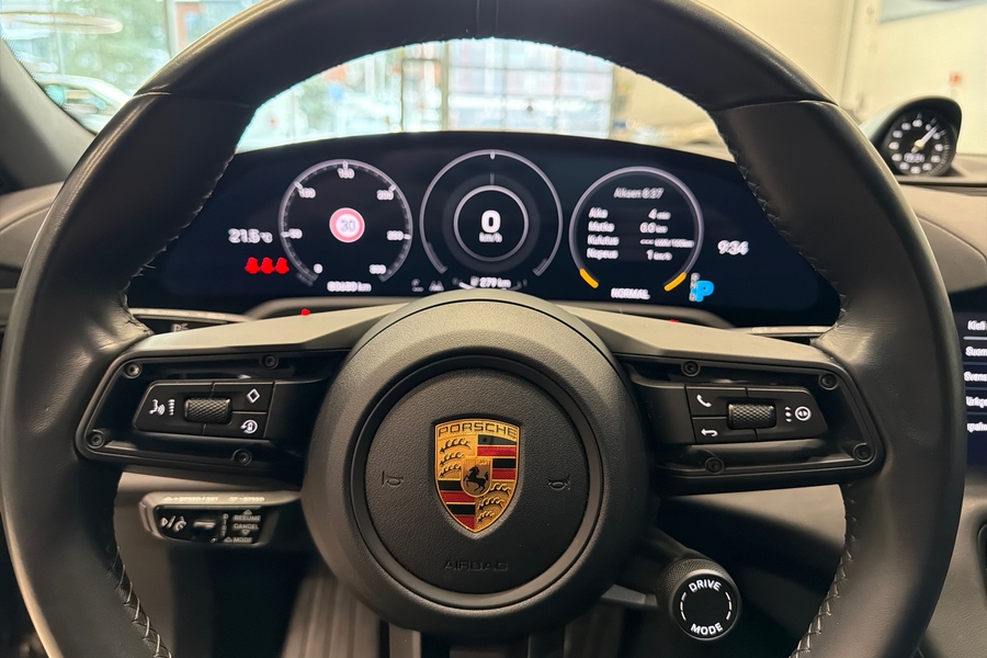 Porsche Taycan vaihtoauto