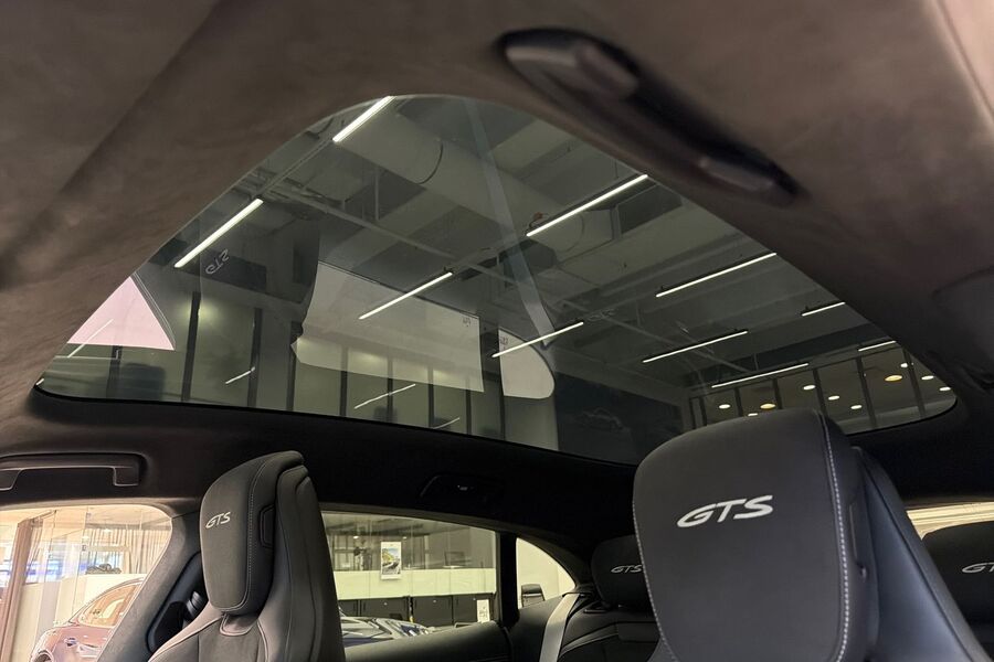 Porsche Taycan vaihtoauto