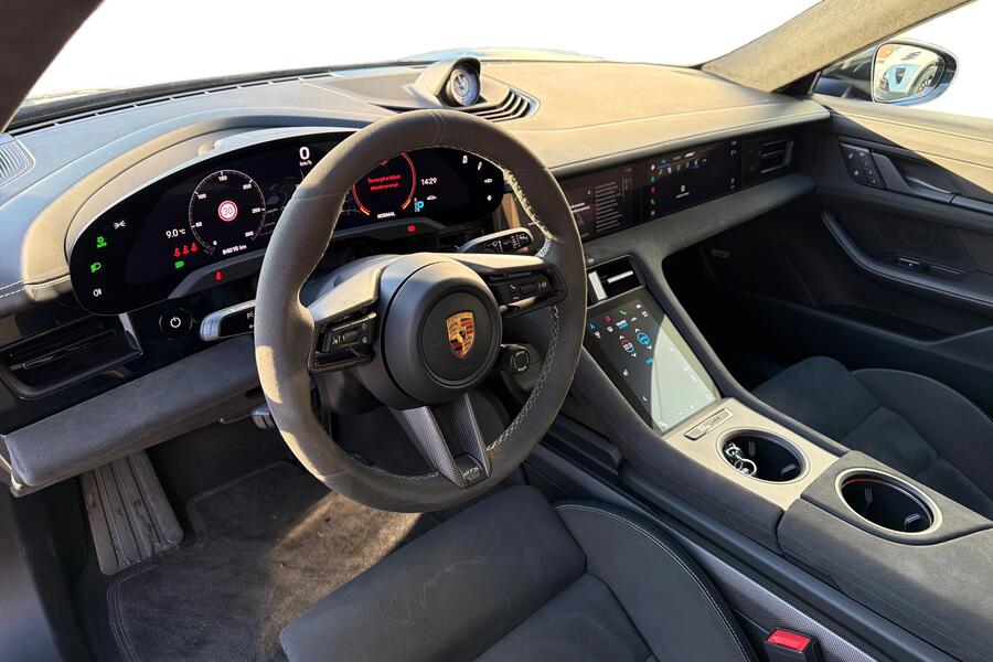 Porsche Taycan vaihtoauto