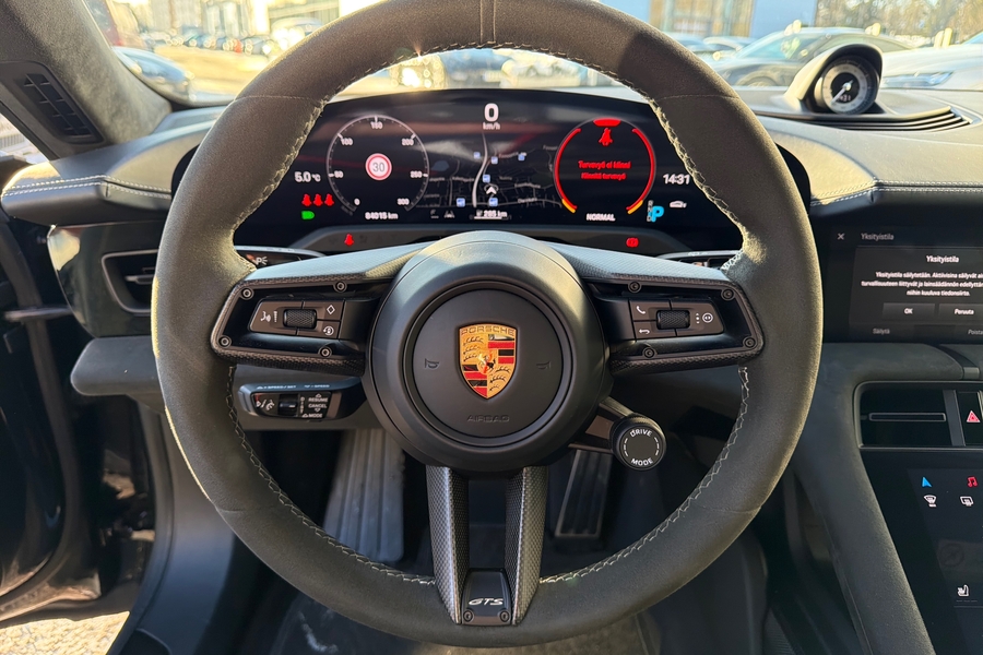 Porsche Taycan vaihtoauto