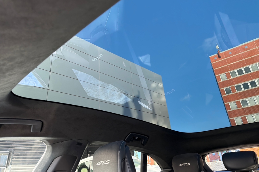 Porsche Taycan vaihtoauto