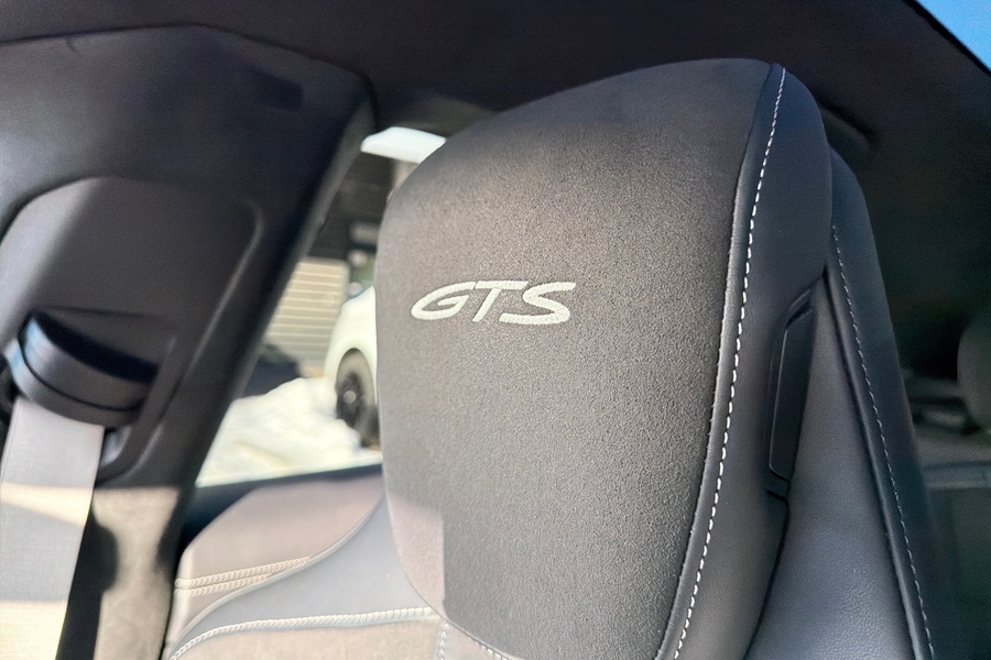 Porsche Taycan vaihtoauto