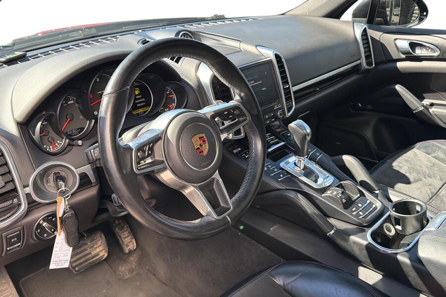 Porsche Cayenne vaihtoauto