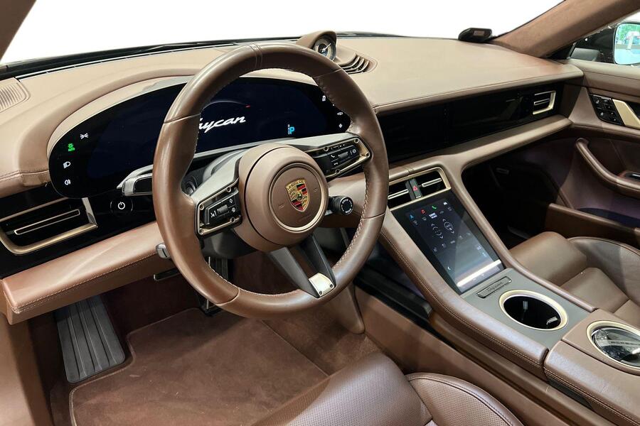 Porsche Taycan vaihtoauto