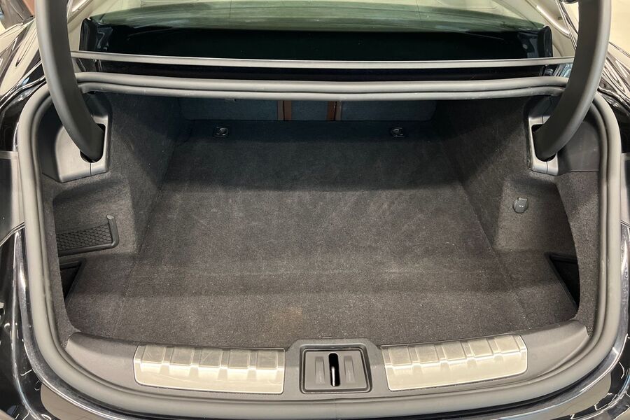 Porsche Taycan vaihtoauto