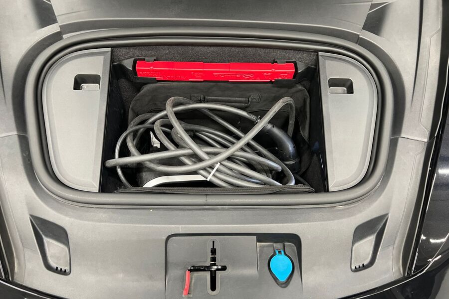 Porsche Taycan vaihtoauto