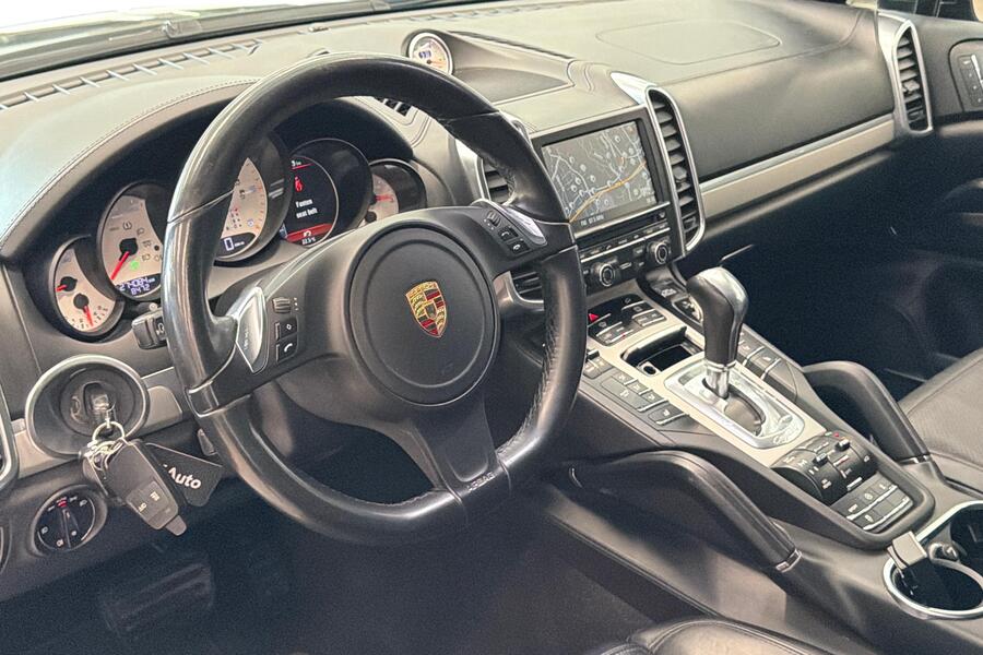 Porsche Cayenne vaihtoauto