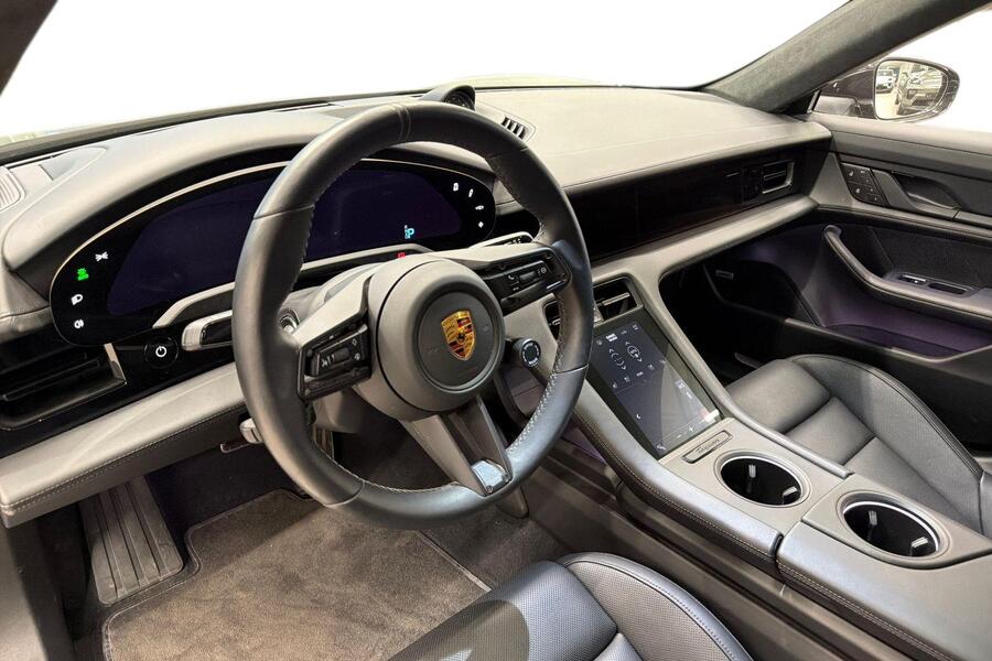 Porsche Taycan vaihtoauto