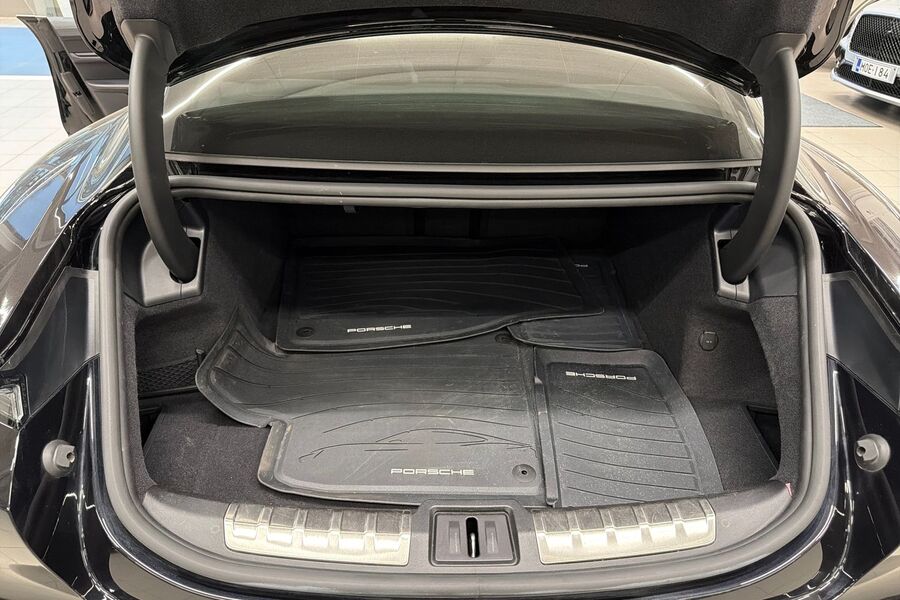 Porsche Taycan vaihtoauto