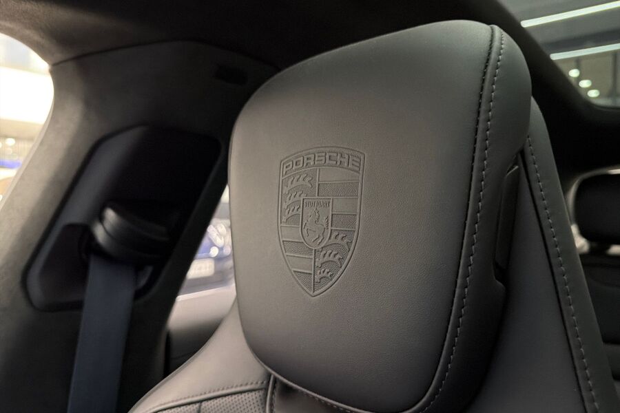 Porsche Taycan vaihtoauto