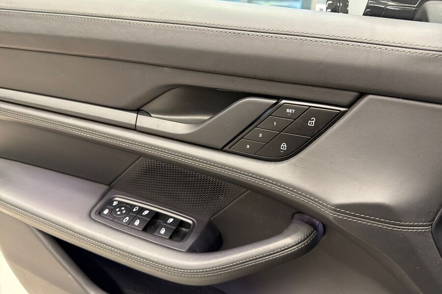 Porsche Taycan vaihtoauto