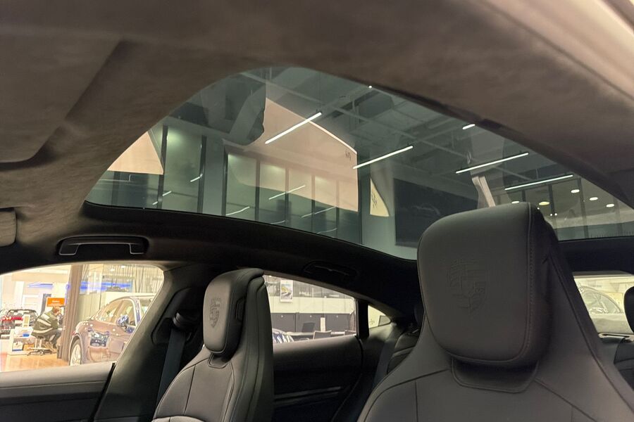 Porsche Taycan vaihtoauto