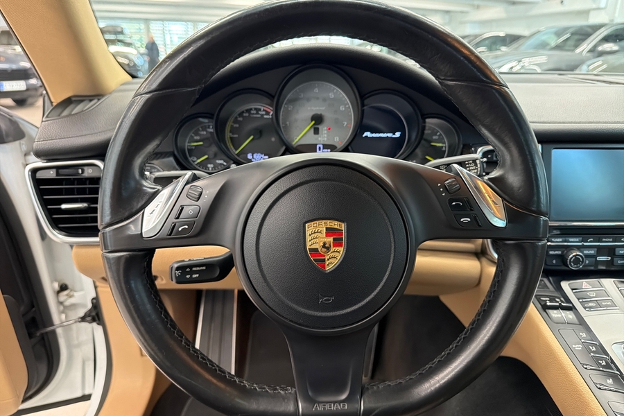 Porsche Panamera vaihtoauto