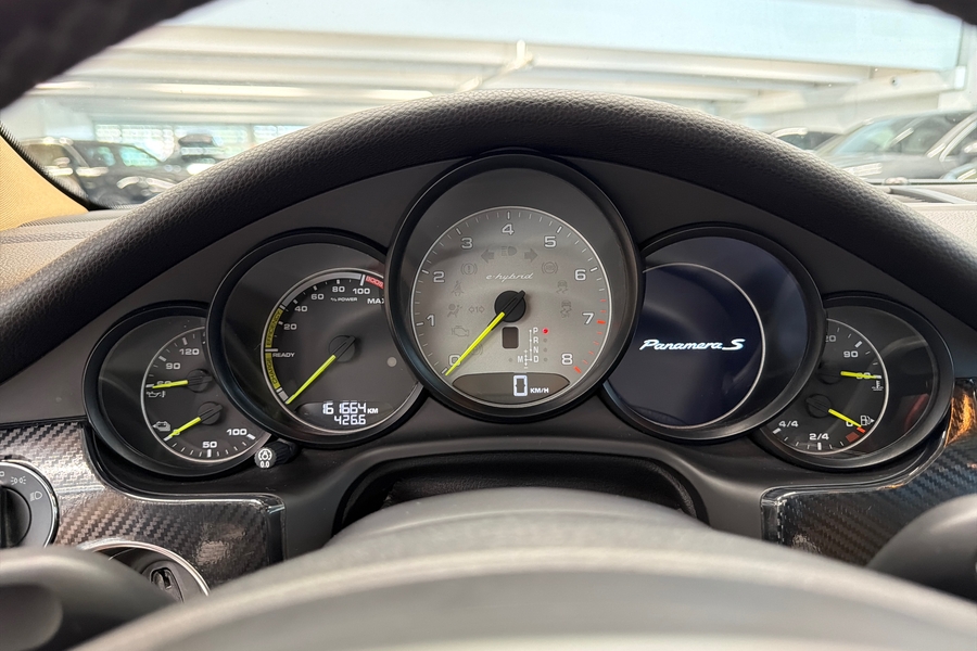 Porsche Panamera vaihtoauto