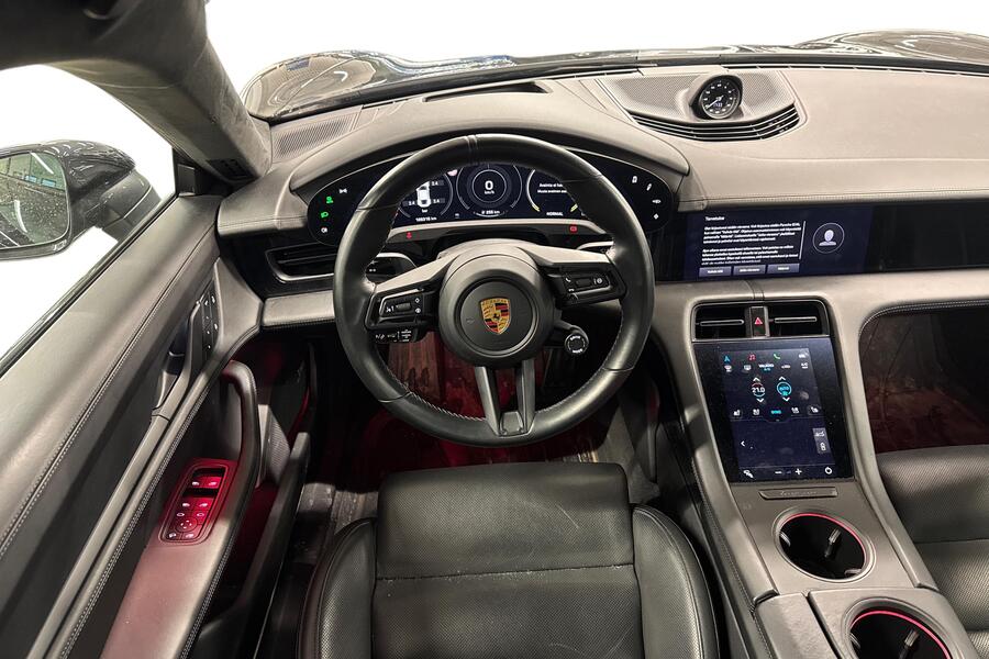 Porsche Taycan vaihtoauto