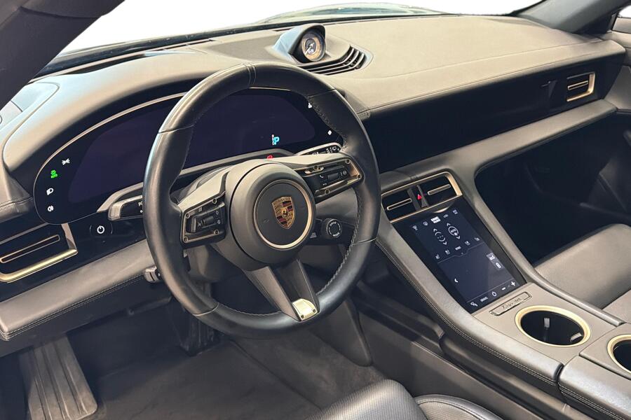 Porsche Taycan vaihtoauto