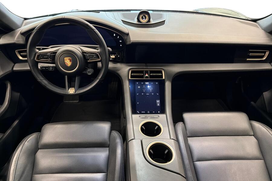 Porsche Taycan vaihtoauto