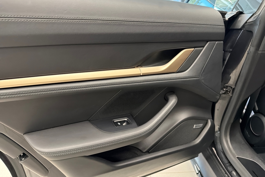 Porsche Taycan vaihtoauto