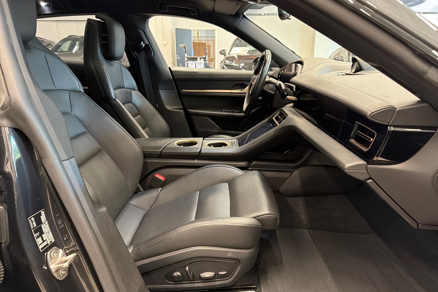 Porsche Taycan vaihtoauto