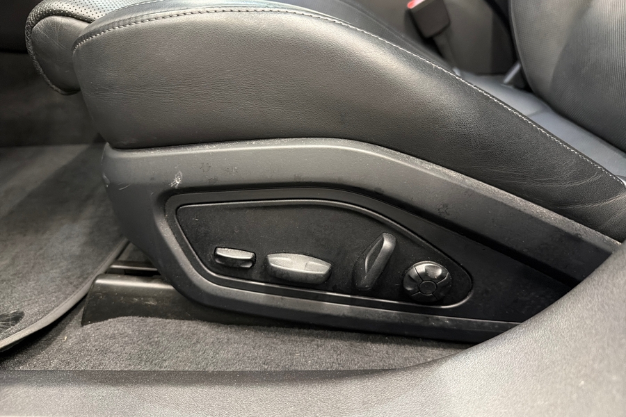 Porsche Taycan vaihtoauto