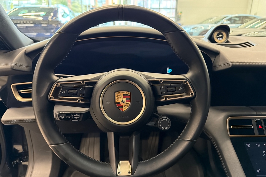 Porsche Taycan vaihtoauto