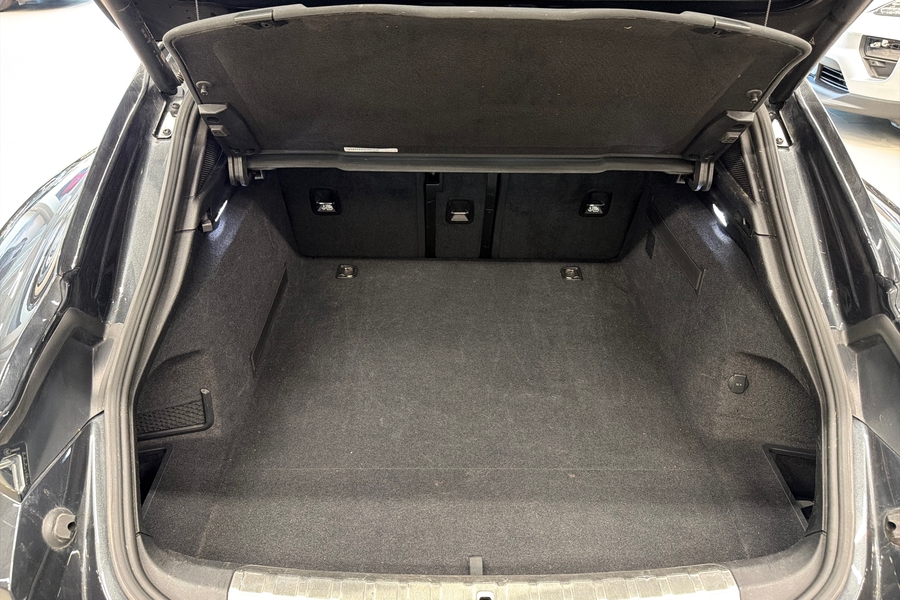 Porsche Taycan vaihtoauto