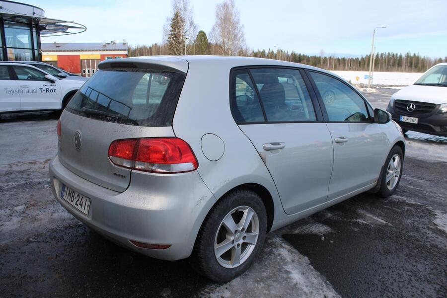 Volkswagen Golf vaihtoauto