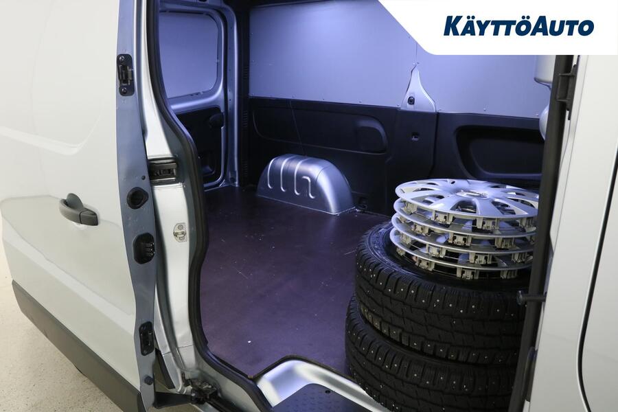 Nissan Primastar vaihtoauto