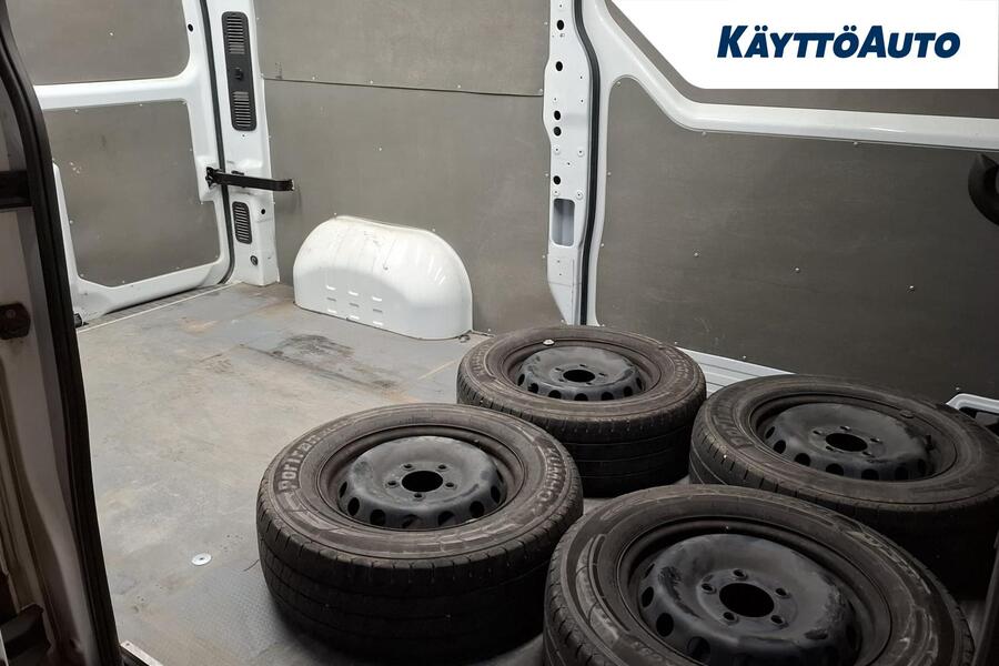 Nissan NV400 vaihtoauto