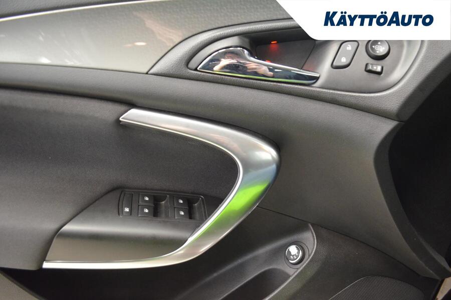 Opel Insignia vaihtoauto