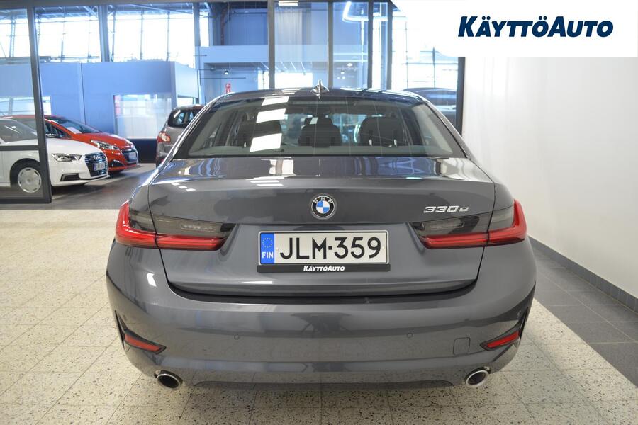 BMW 330 vaihtoauto