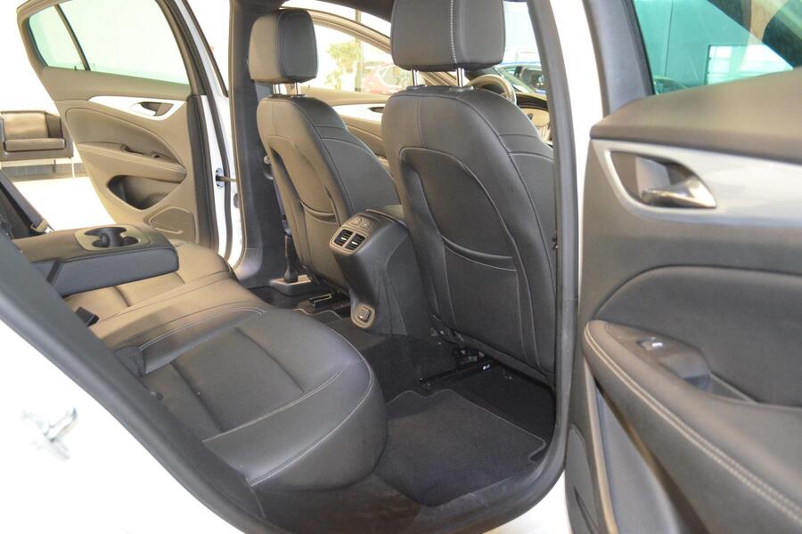 Opel Insignia vaihtoauto