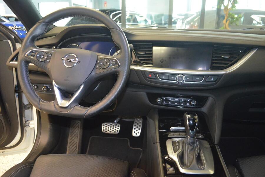 Opel Insignia vaihtoauto