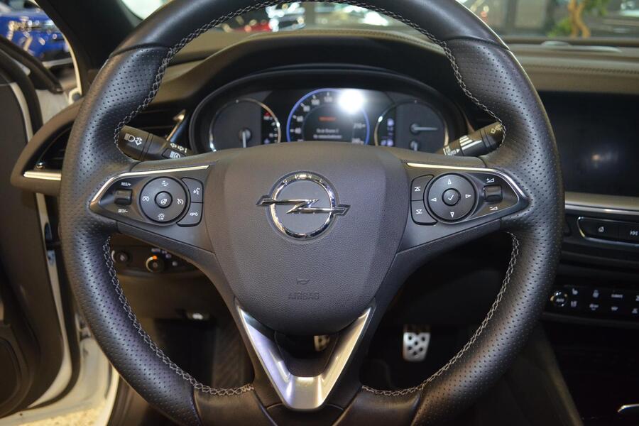 Opel Insignia vaihtoauto