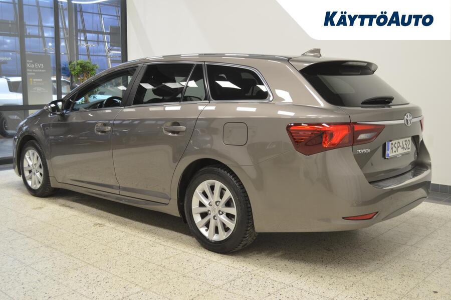 Toyota Avensis vaihtoauto