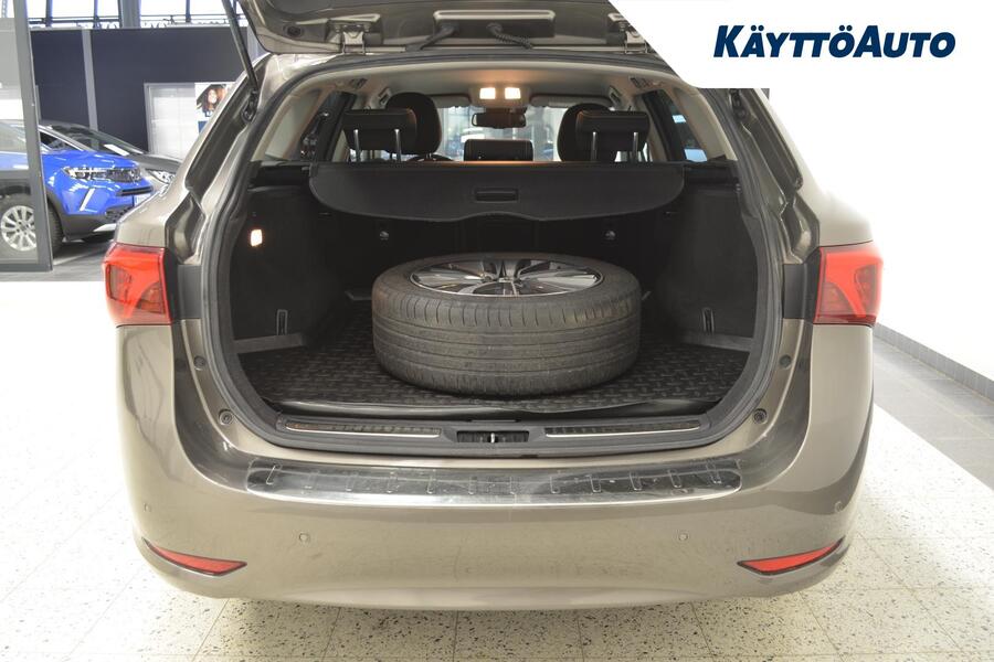 Toyota Avensis vaihtoauto