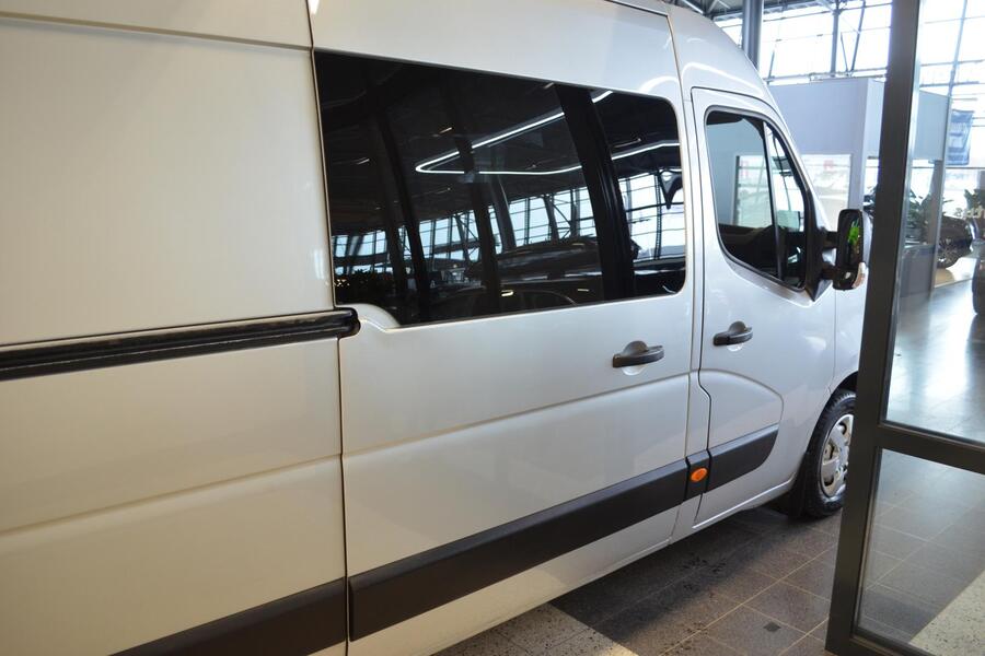Nissan NV400 vaihtoauto