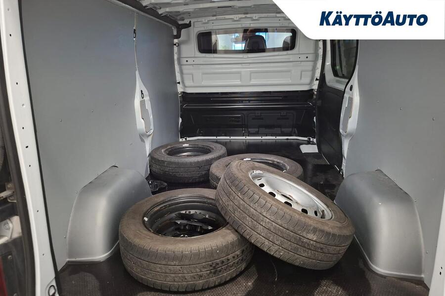 Nissan Primastar vaihtoauto