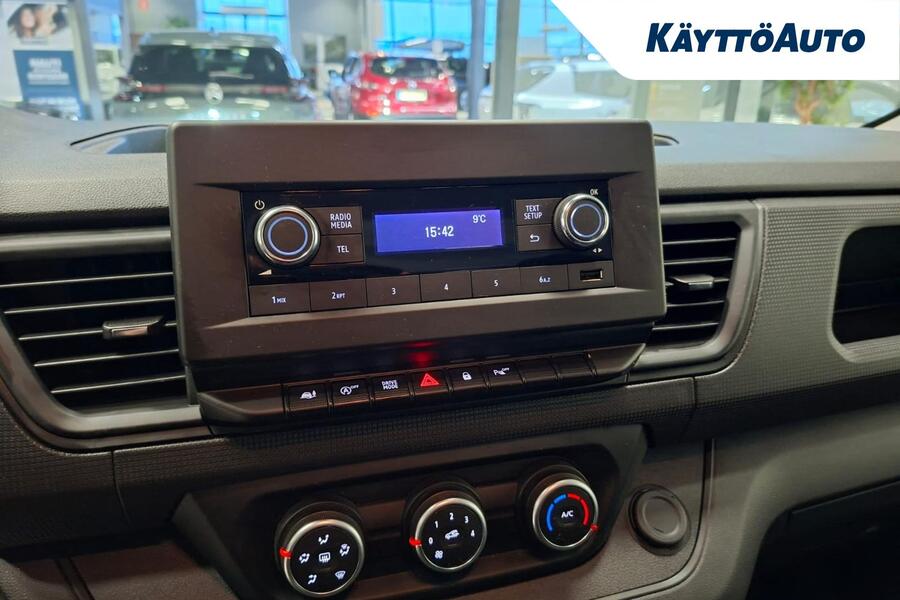 Nissan Primastar vaihtoauto