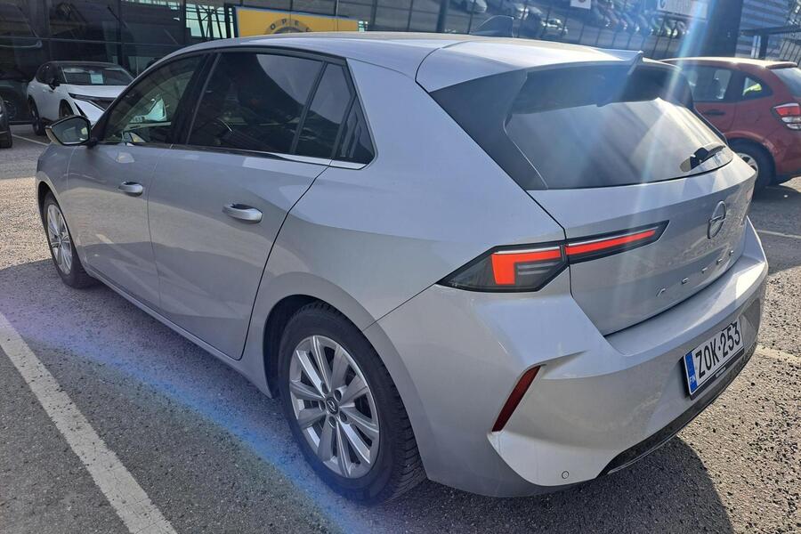 Opel Astra vaihtoauto