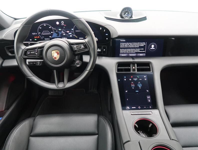 Porsche Taycan vaihtoauto