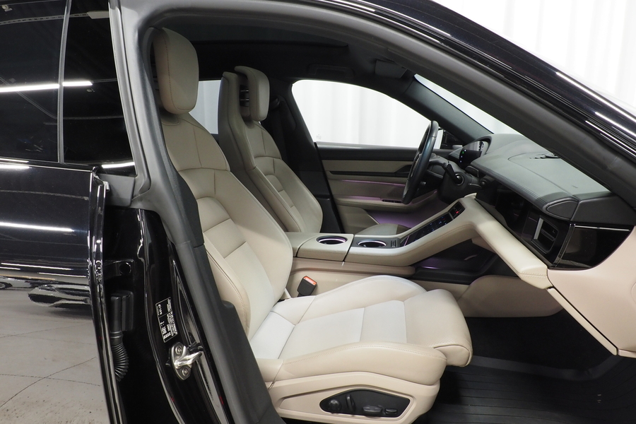 Porsche Taycan vaihtoauto