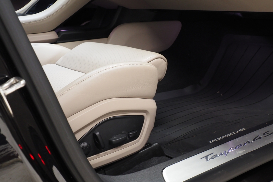 Porsche Taycan vaihtoauto