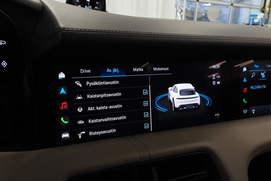 Porsche Taycan vaihtoauto