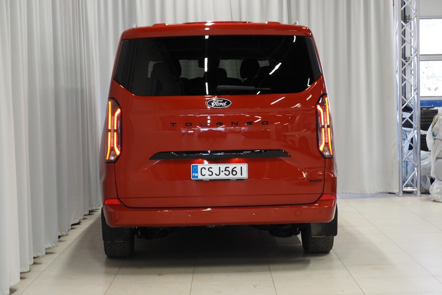 Ford Tourneo Custom vaihtoauto