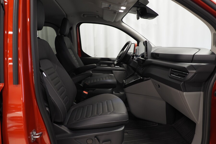 Ford Tourneo Custom vaihtoauto