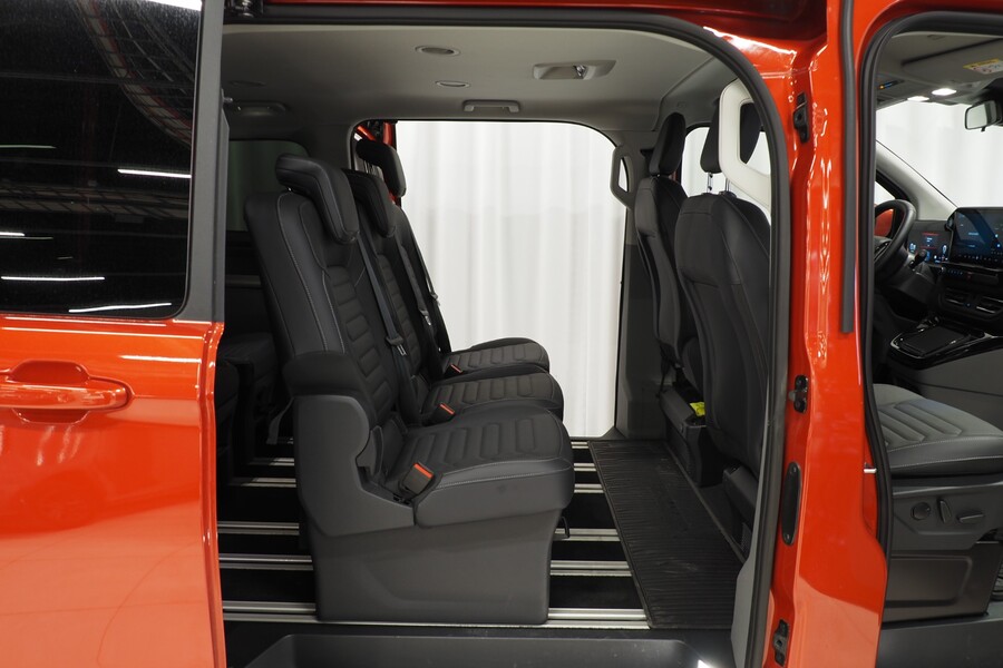 Ford Tourneo Custom vaihtoauto