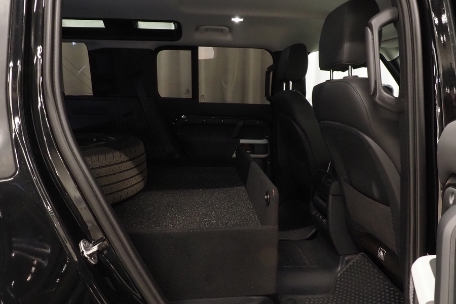 Land Rover Defender vaihtoauto