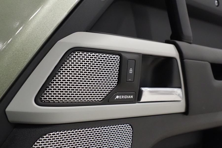 Land Rover Defender vaihtoauto